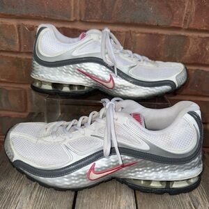 Nike Reax Run 5 Women's Size 8.5 Running Shoes White Gray Pink Athletic Sneakers